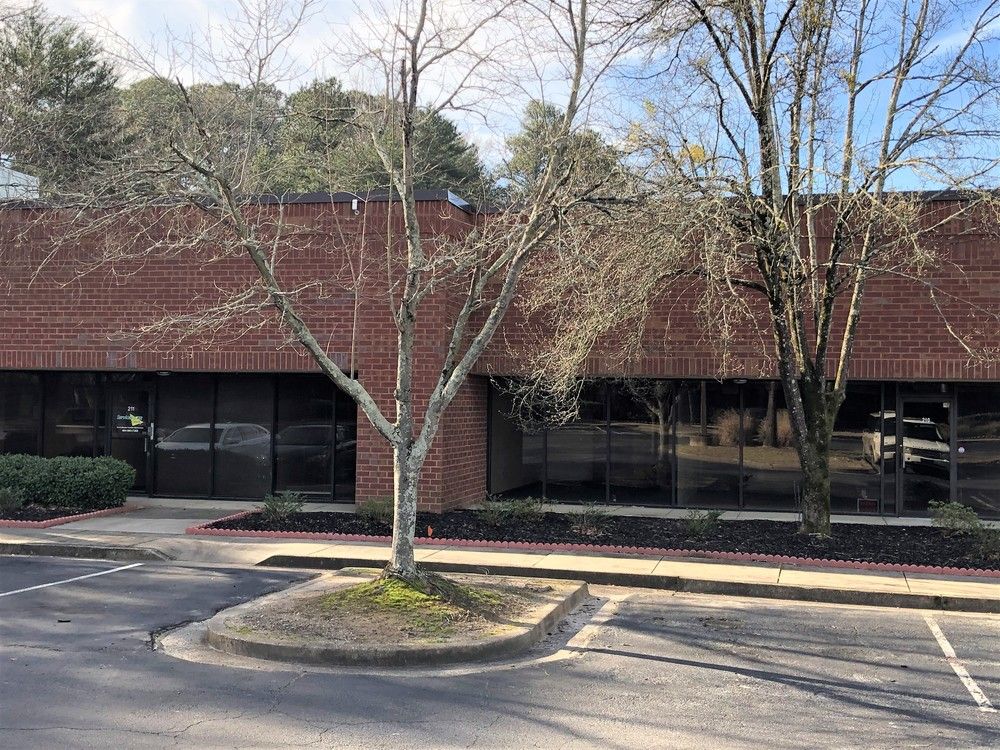 Atlanta West Business Center | 2,383 - 31,640 SF: 3201 Atlanta Industrial Pkwy NW, Atlanta, GA 30331
